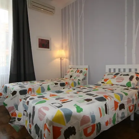 San Giovanni Bright דירה